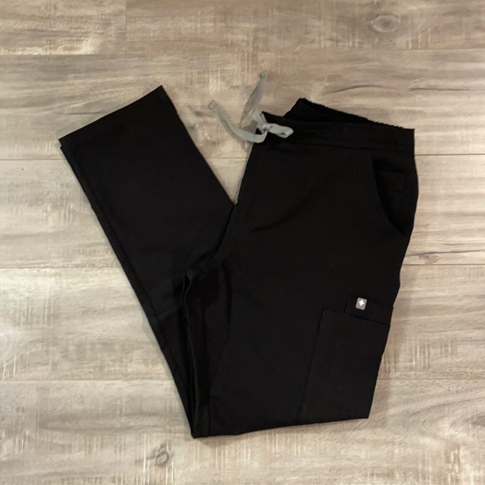 FIGs Yola Skinny Black Regular Medium Black Scrub Pant